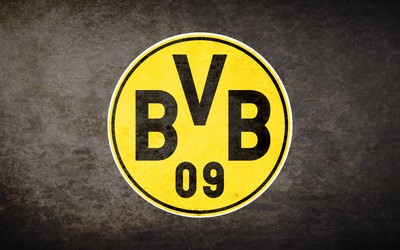 凤凰体育精华-C罗凌空抽射打中横梁