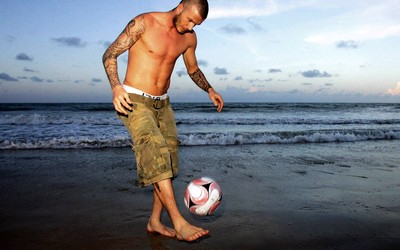 凤凰体育焦点-佩德里这脚传球穿透防线